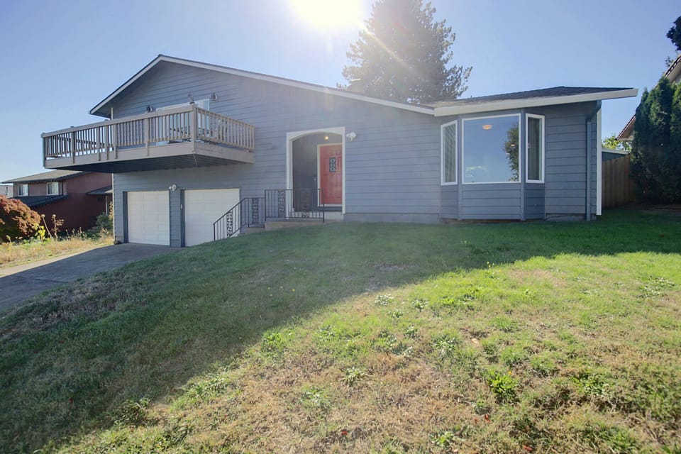 Private Hot Tub & Mtn Views! Salem Escape House in Salem