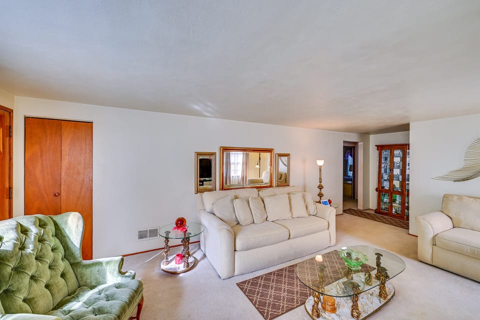 1 Mi to Notre Dame & Dtwn: Charming Home w/ Yard House in South Bend
