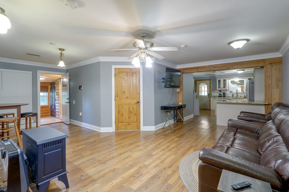 Bayou Days, Fire Pit Nights! Denham Springs Home House in Louisiana