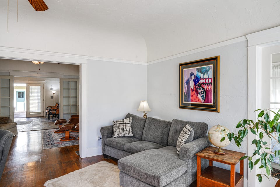 Jastro Park-Facing 1922 Condo in Bakersfield Apartment in Bakersfield