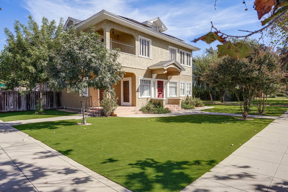 Jastro Park-Facing 1922 Condo in Bakersfield Apartment in Bakersfield