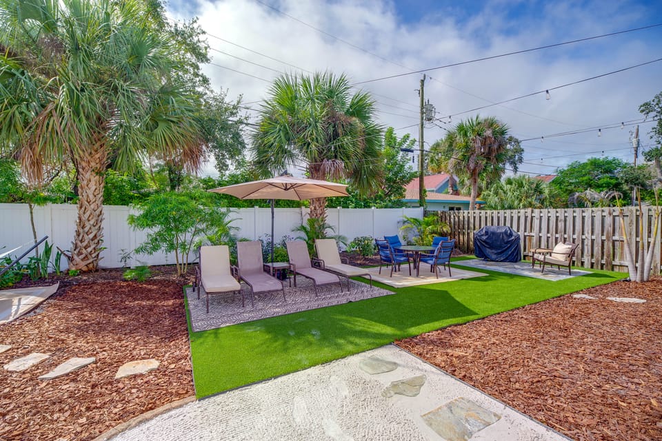 Walk to the Beach! Bright Cape Canaveral Apt Apartment in Cape Canaveral