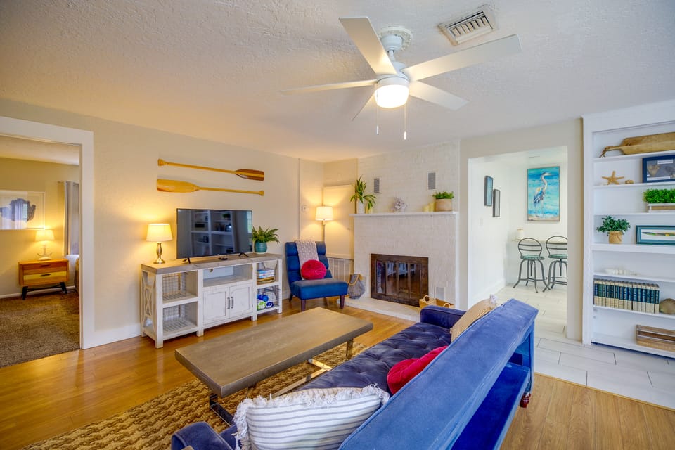 Pool Access, Walk to Beach! Cape Canaveral Apt Apartment in Cape Canaveral