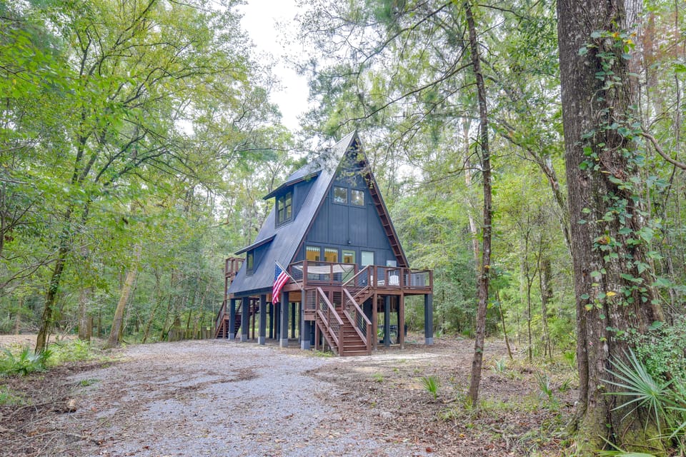 Walk to Choctawhatchee River! A-Frame Cabin Escape House in South Walton County