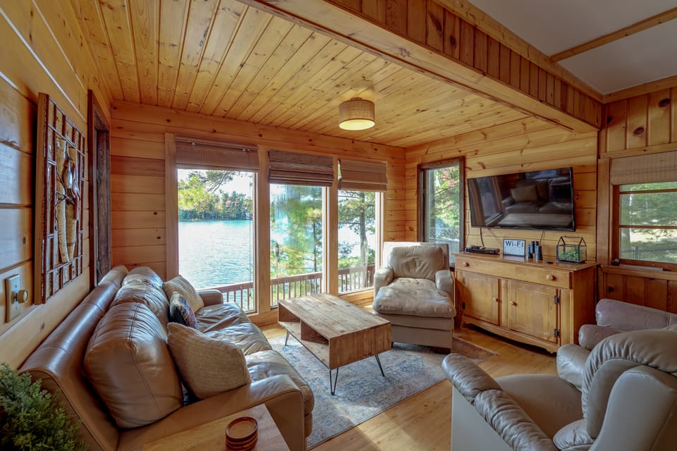 Lakefront Traverse City Cabin on Rennie Lake House in Michigan