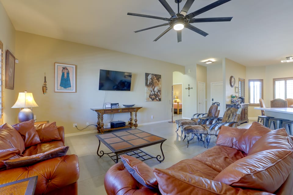 Alanamari Estate, Pool, Hot-tub, Golf, Hike, Pets House in Anthem