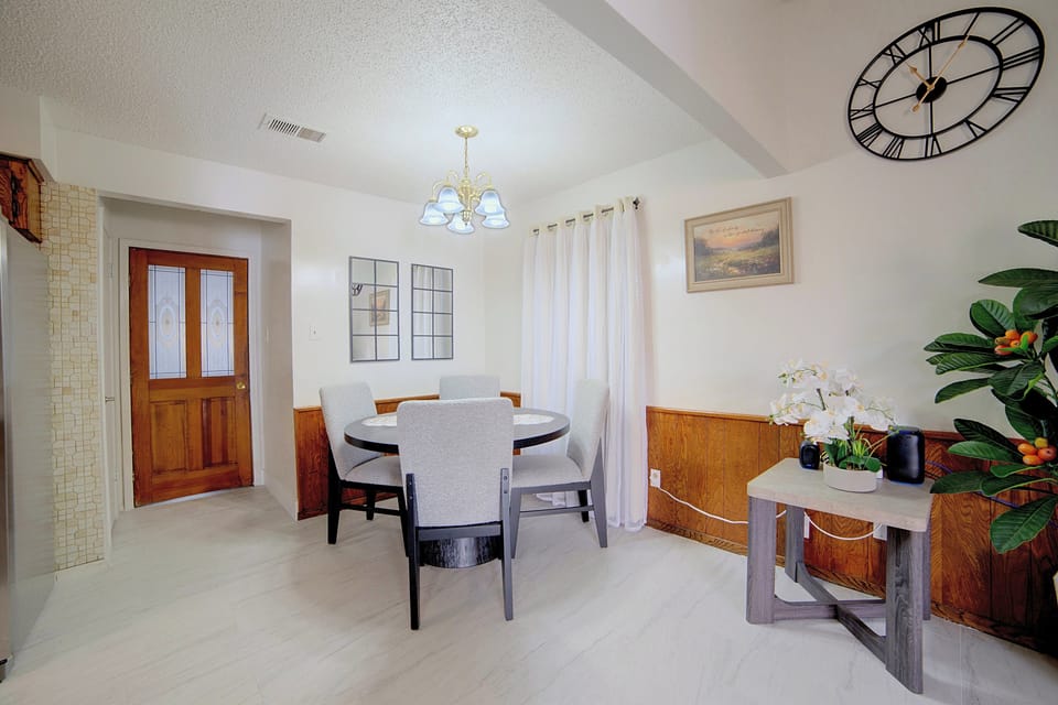2 Mi to Downtown: Cozy Hubbard Home House in Richardson