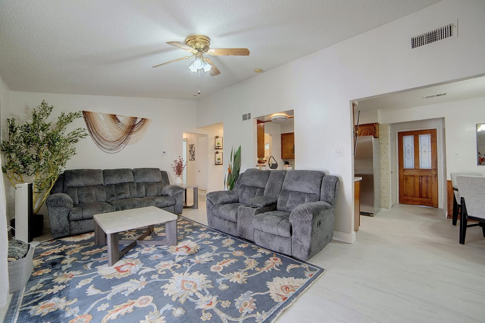 2 Mi to Downtown: Cozy Hubbard Home House in Richardson