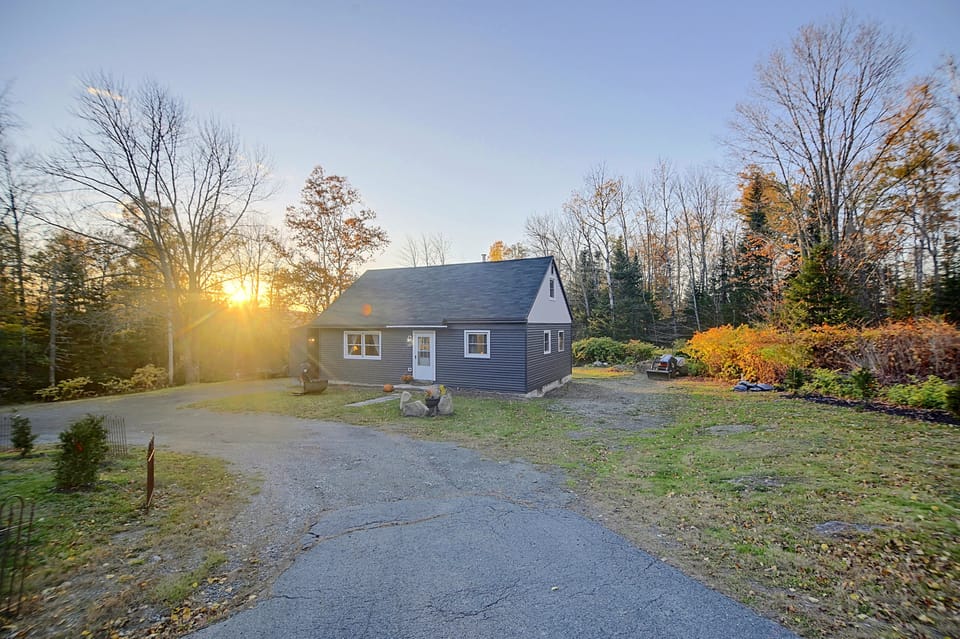 Fish, Ski & Snowmobile Nearby! Greenville Retreat House in Moosehead Lake