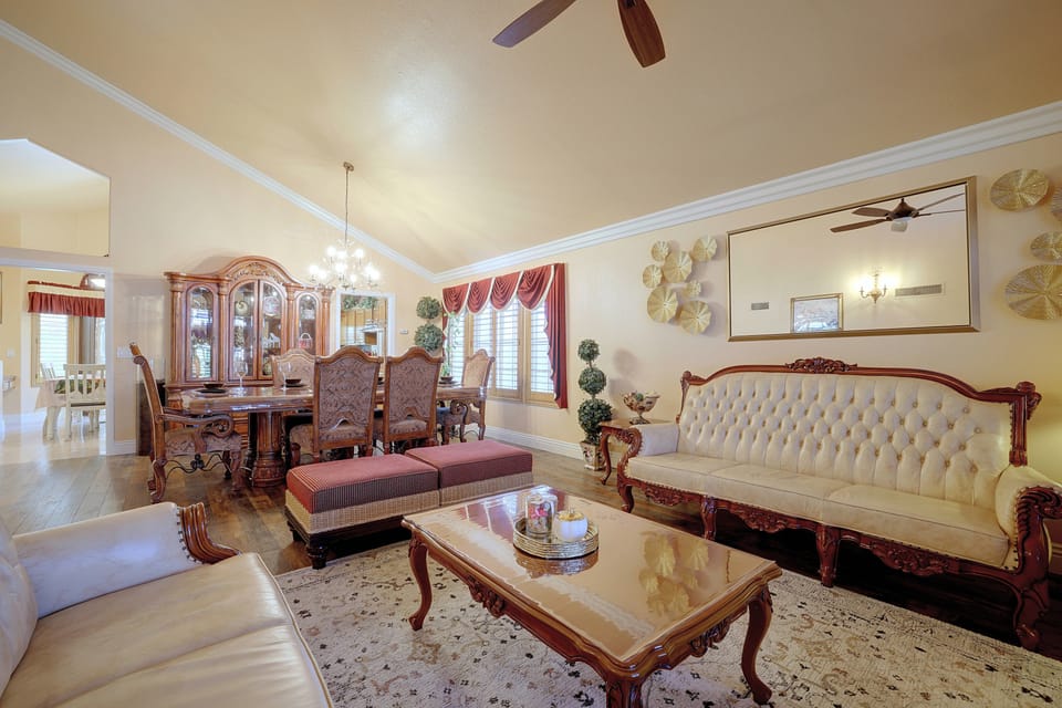 Patio & Grill! Spacious Las Vegas Oasis House in Paradise
