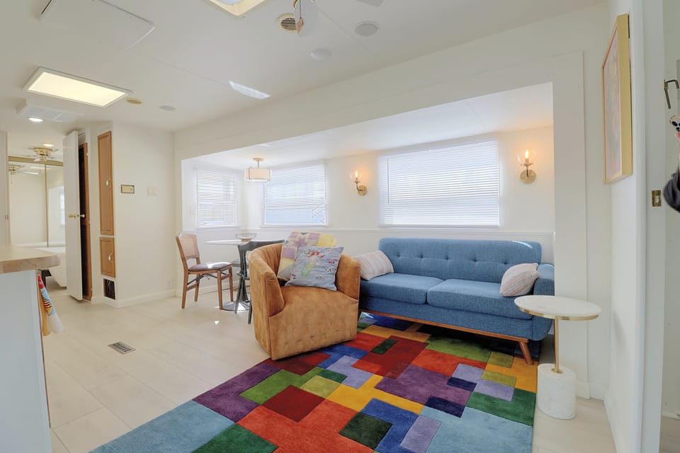Sandbridge Getaway- Pools, Pickleball & Fishing House in Sandbridge