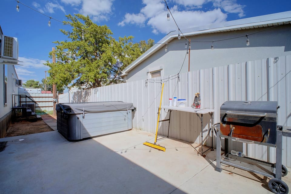 Hot Tub & Fenced Patio! Odessa Family Escape House in Odessa