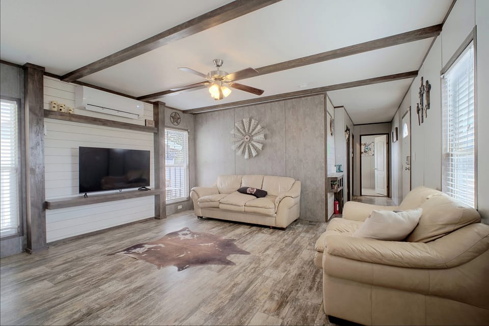 Hot Tub & Fenced Patio! Odessa Family Escape House in Odessa