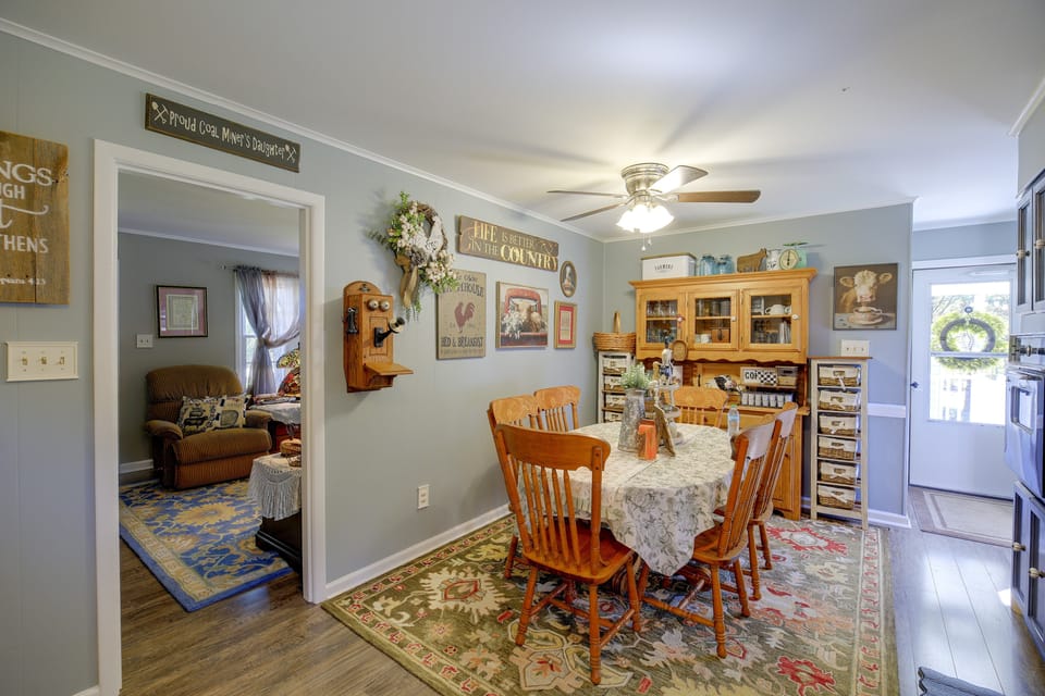 Dobson Home w/ Porch Near Yadkin Valley Wineries House in North Carolina