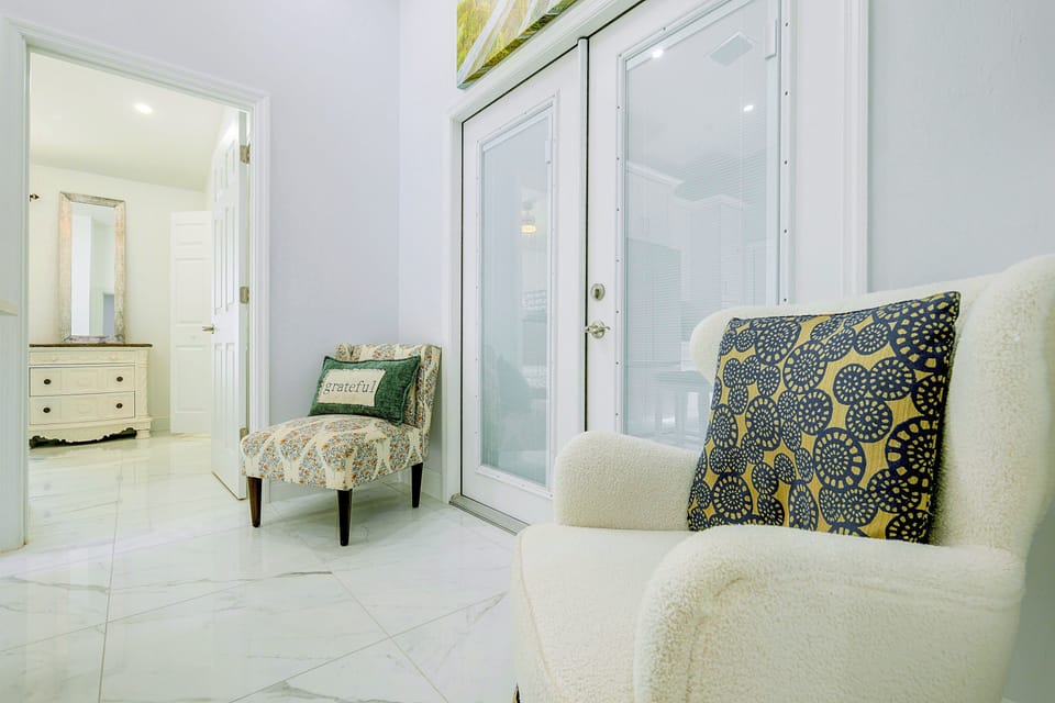 Naples Guest House Near Beaches & Downtown! House in East Naples
