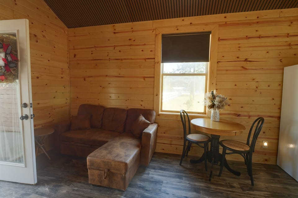 Smyrna Country Cottage w/ Pasture & Sunset Views House in Smyrna