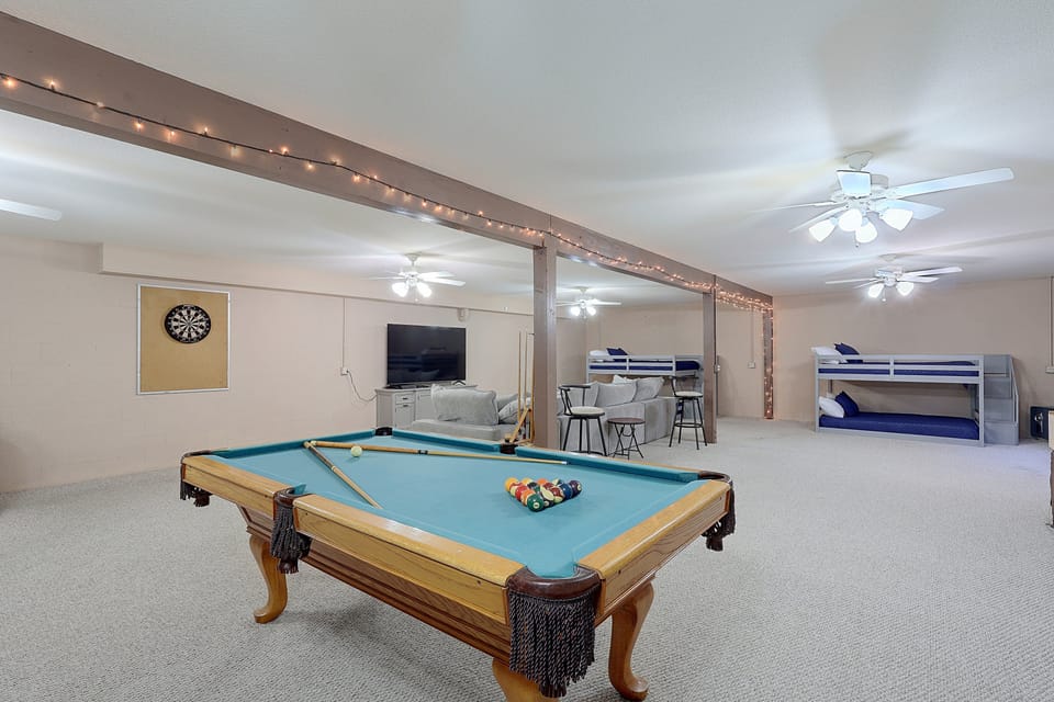Large Lake Havasu Gem Pool & Mtn Views! Game Room! House in Lake Havasu City