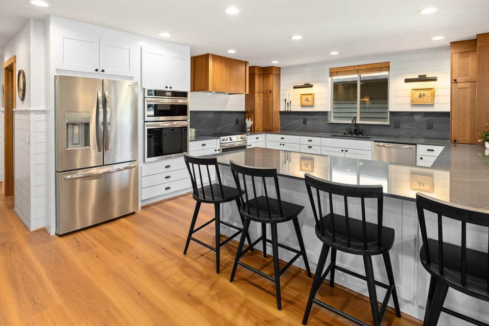 Roslyn Ridge Designer Home: Hot Tub, Near Lake House in Roslyn