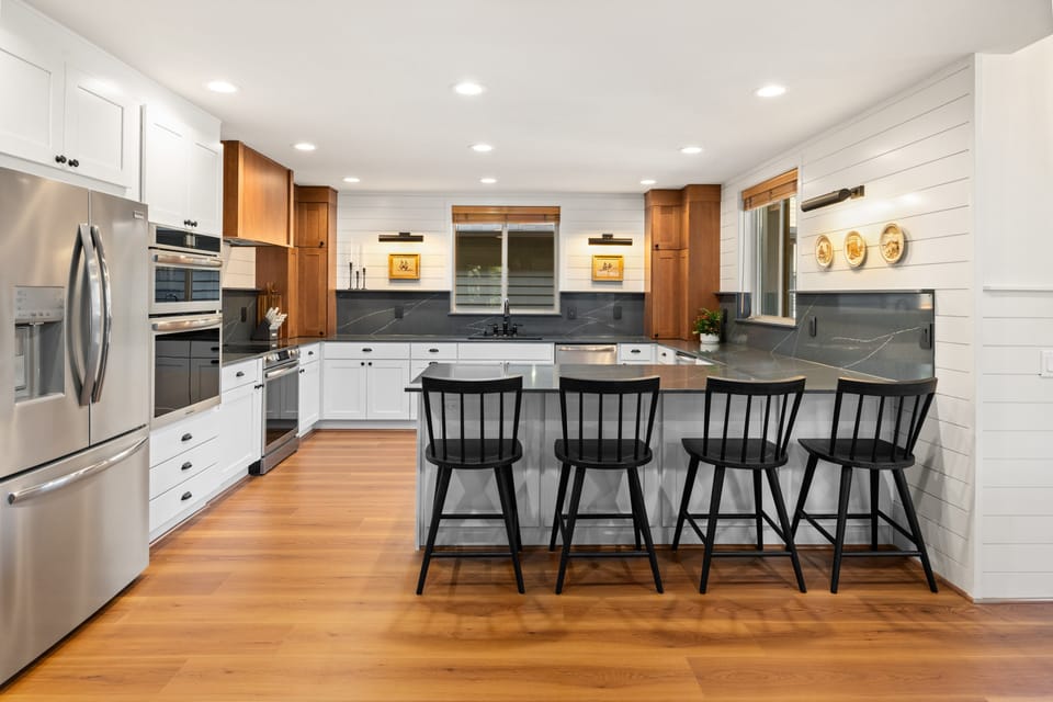 Roslyn Ridge Designer Home: Hot Tub, Near Lake House in Roslyn