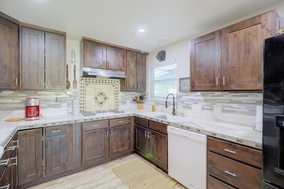 Hot Tub, Large Yard, Games! Extended Tahoe Escape House in Carson City