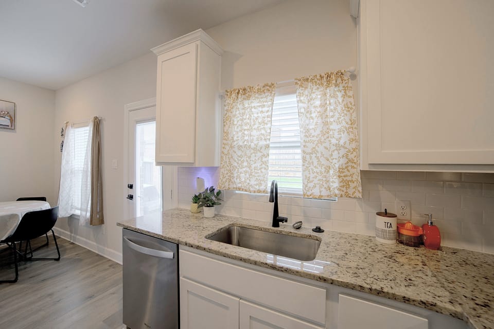 Princeton Home Near Lavon Lake w/ Garage & Grill House in Texas