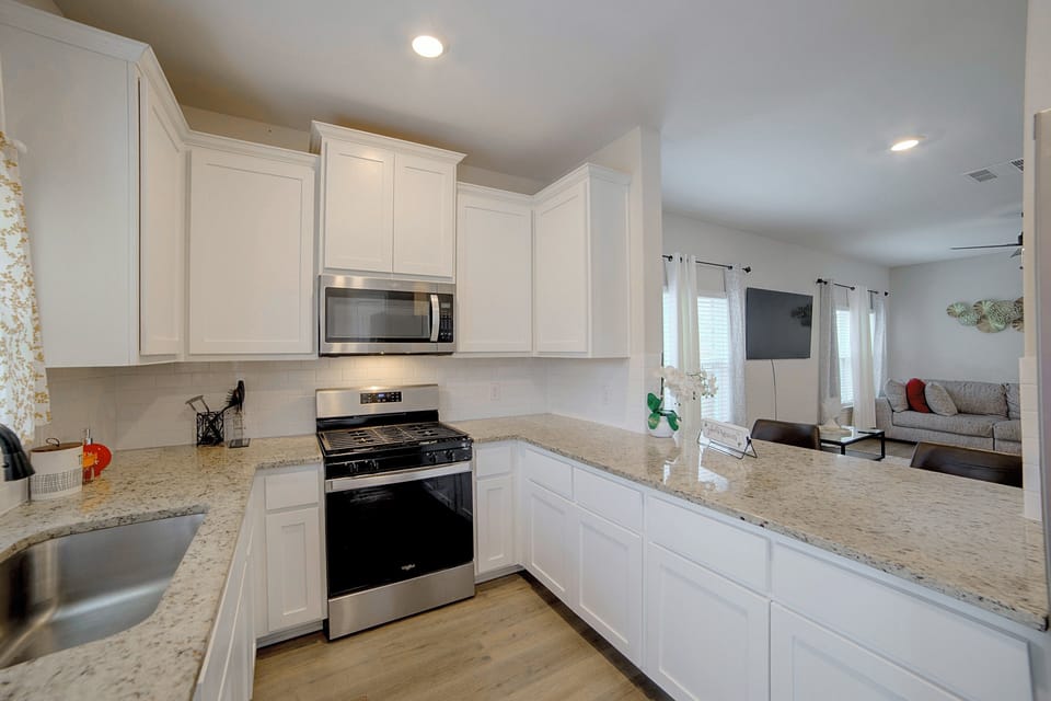 Princeton Home Near Lavon Lake w/ Garage & Grill House in Texas