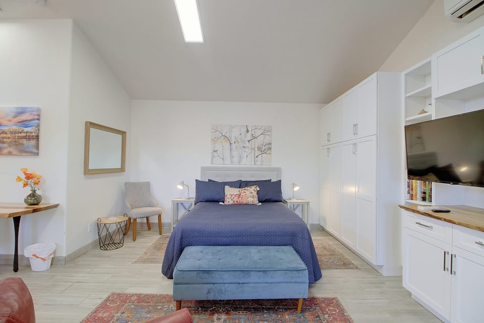 Furnished Corrales Studio w/ Mountain Views Apartment in Corrales