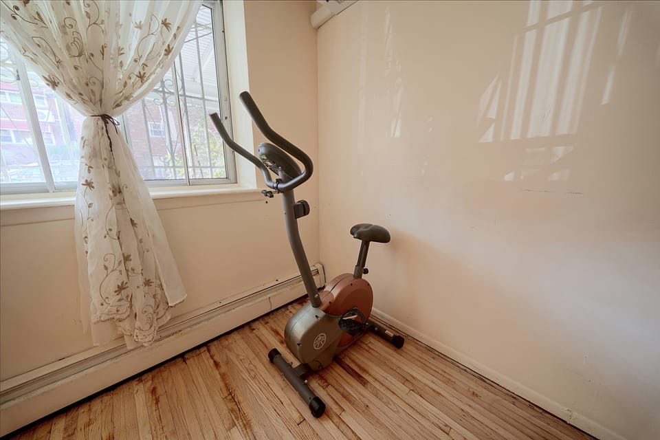 Furnished Bronx Rental Near Montefiore Apartment in Williamsbridge