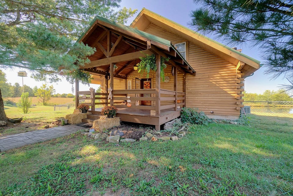 Ozark Log Cabin w/ Pond Views & Fireplace House in Missouri