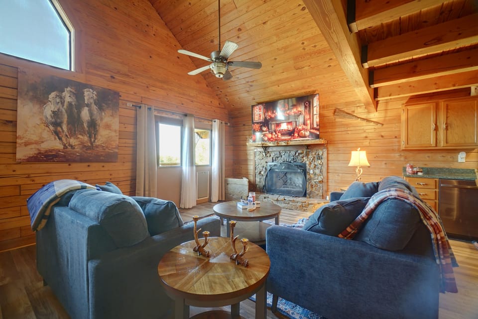 Ozark Log Cabin w/ Pond Views & Fireplace House in Missouri