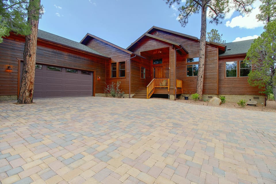 Golf Course Days, Fireside Nights! Show Low Escape House in Show Low