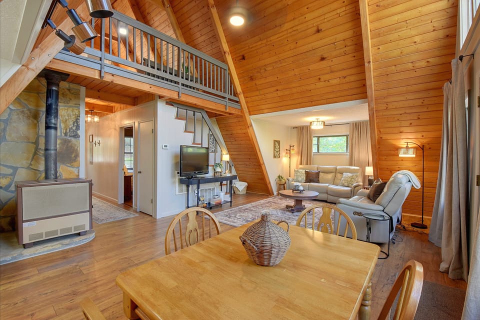 North Georgia A-Frame Cabin Hideaway House in Georgia