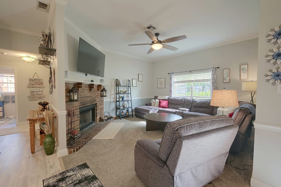 Lake Nasworthy Home w/ Yard: Fish, Hike & Unwind House in San Angelo