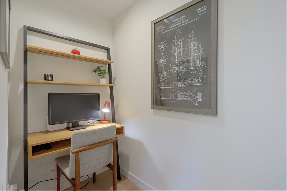 Ballard Lifestyle | Scandinavian Roots/Good vibe Apartment in Ballard