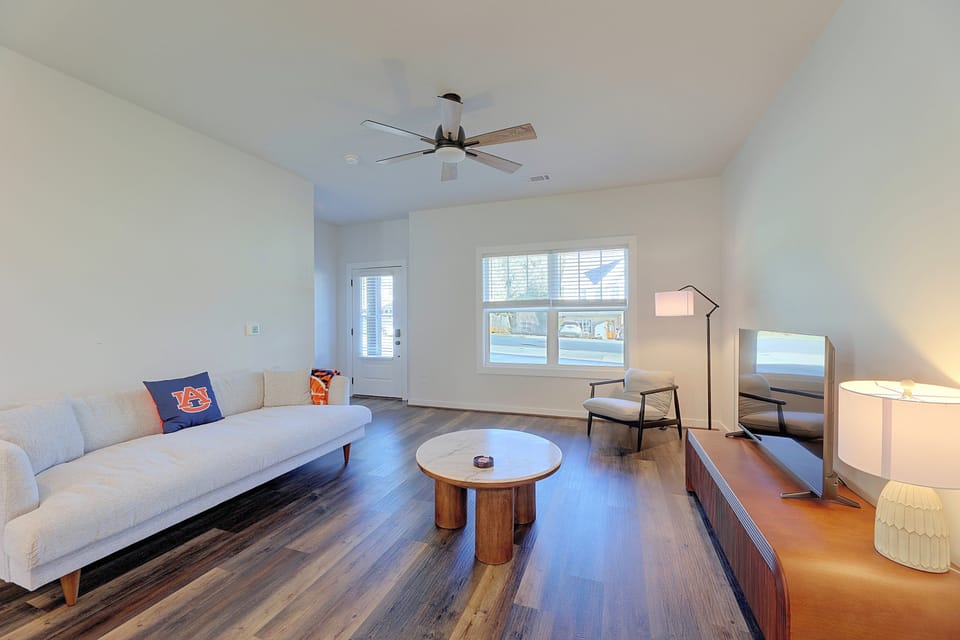 Home in Auburn - 1mi from Toomers Apartment in Opelika