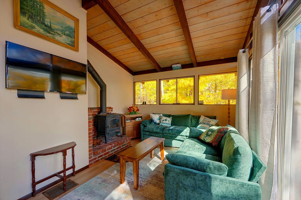 6-Mtn Range Views & Fire Table! Rural Vermont Home House in Vermont