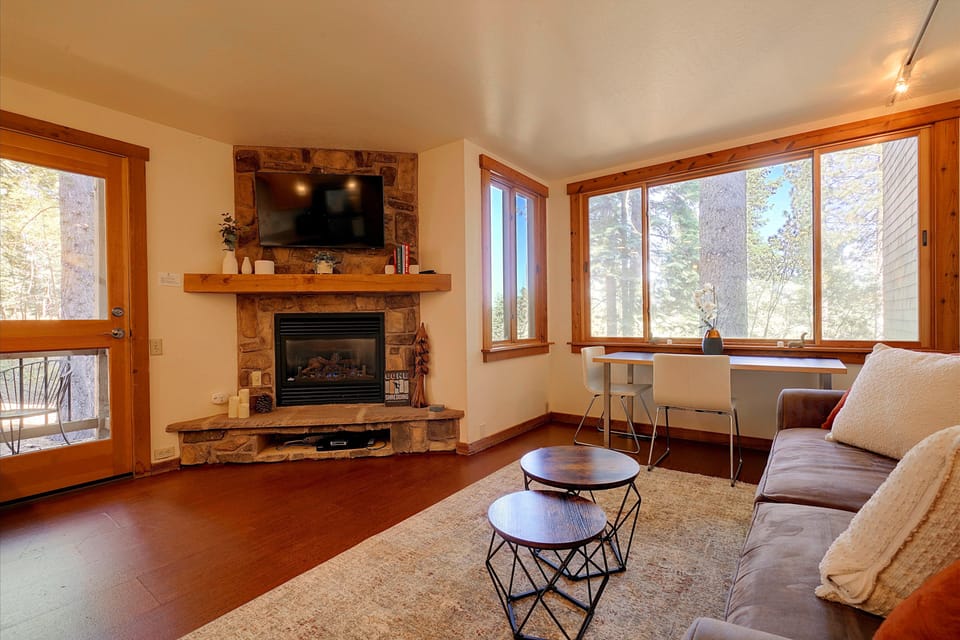 NEW! Ski-In/Ski-Out! Condo in Northstar Resort Apartment in Northstar Drive