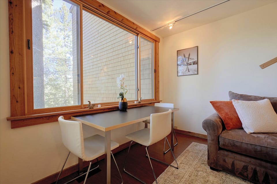 NEW! Ski-In/Ski-Out! Condo in Northstar Resort Apartment in Northstar Drive