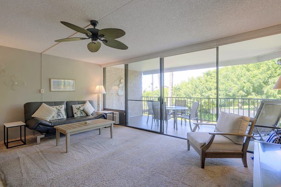 Steps to Kamaole Beach! Condo w/ Lanai & Pool Apartment in Kihei
