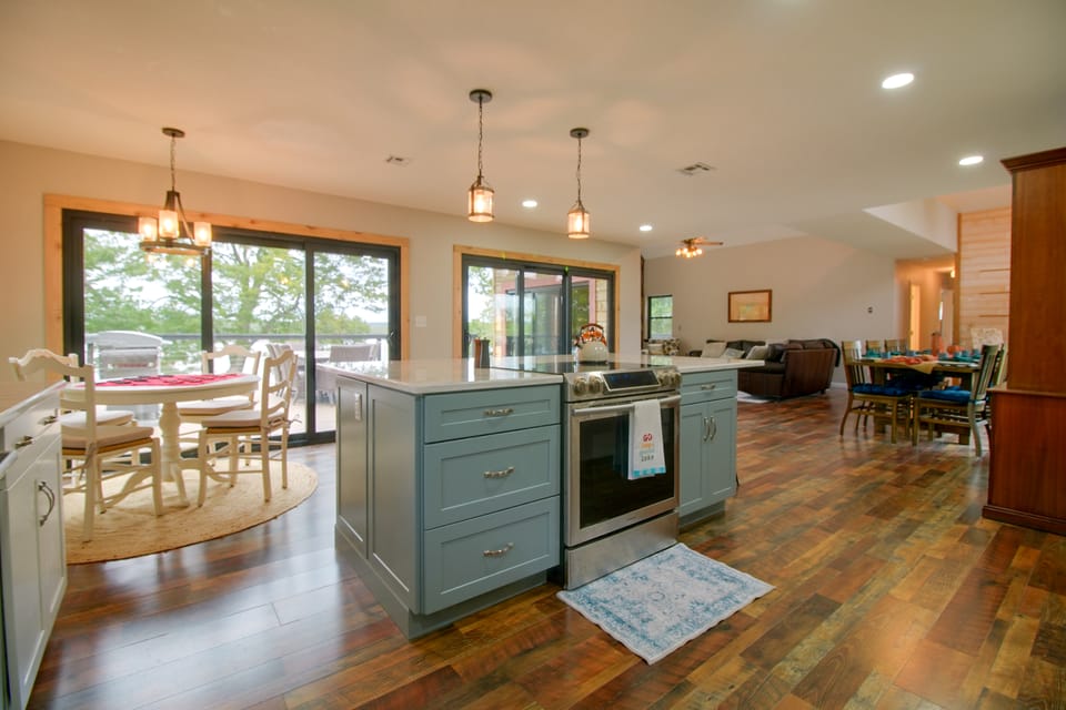 Grand Lakefront Home w/ Boat Tie-Up Dock House in Oklahoma