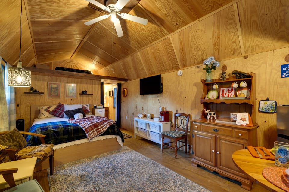 Studio 8 Mi to Norris Lake! Couples & Pets Welcome House in Norris Lake