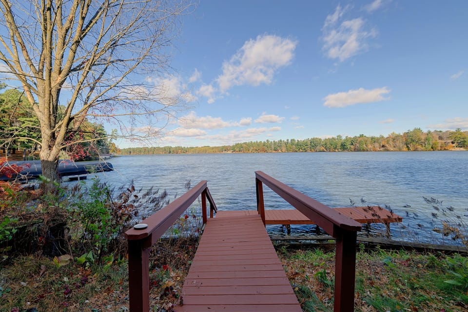 Waterfront Wisconsin Getaway: Dock + Deck House in Wisconsin