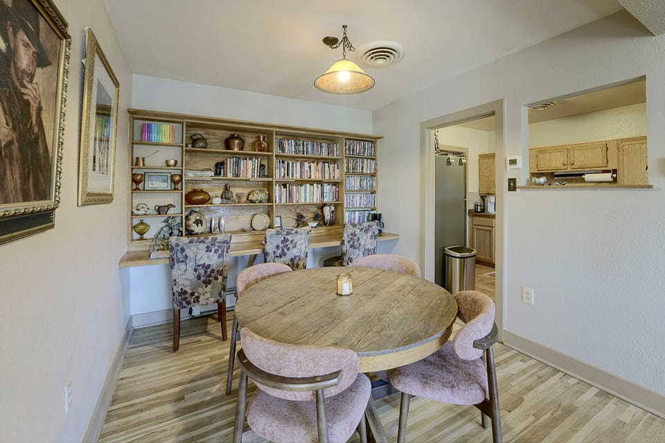 Hike From Your Backyard! Taos Extended Stay House in Taos