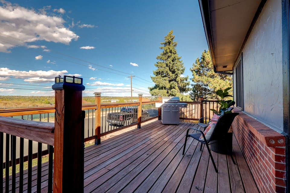 Great Location! Quiet Home Near Old Colorado City House in Colorado Springs
