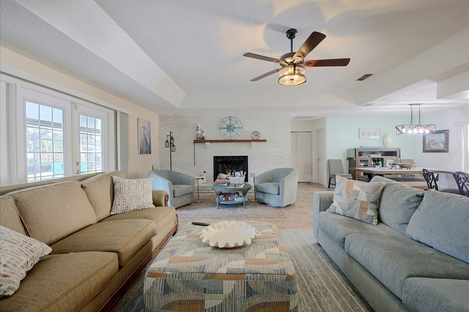 Dock, Pool, Lanai! Crystal River Waterfront Home House in Crystal River