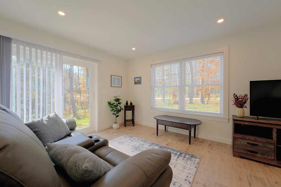Maine Country Getaway w/ Porch Near Sebago Lake! House in Standish