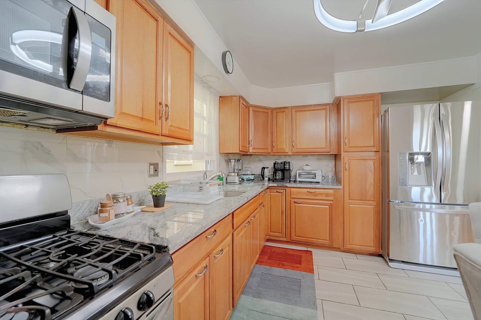 Explore NJ & NY! Bayonne Home w/ Porch House in Bayonne