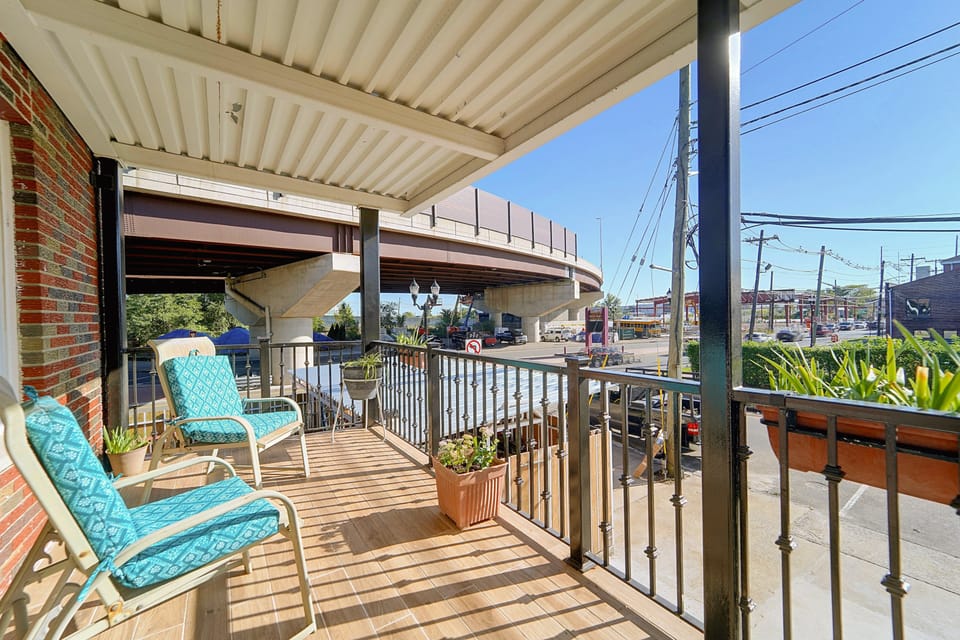 Explore NJ & NY! Bayonne Home w/ Porch House in Bayonne