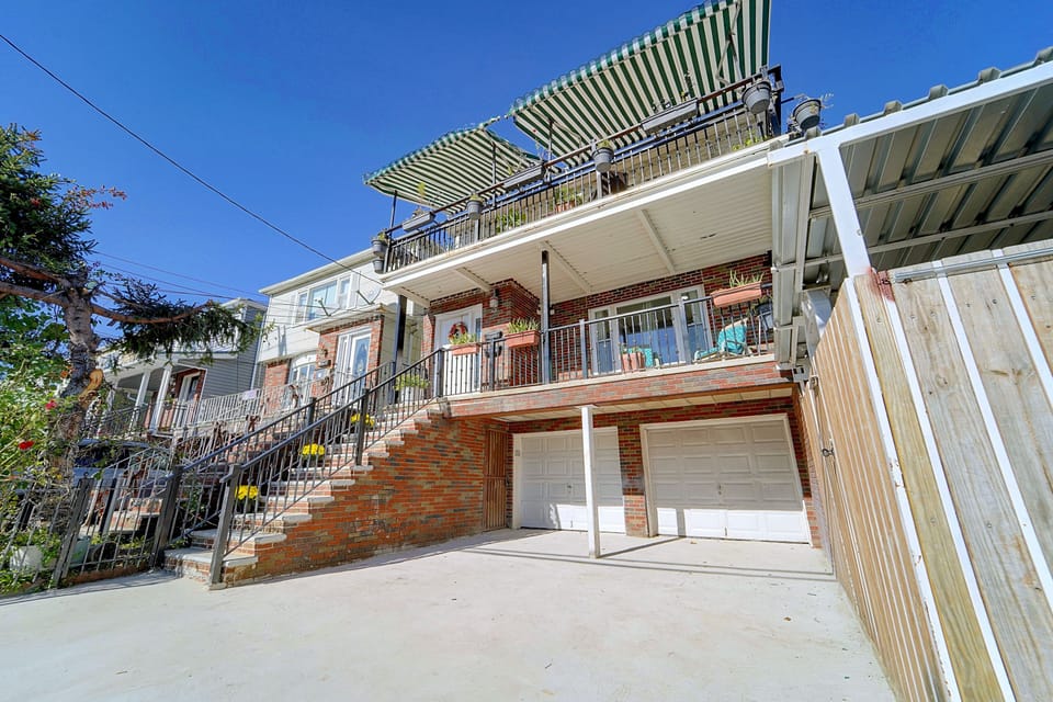 Explore NJ & NY! Bayonne Home w/ Porch House in Bayonne