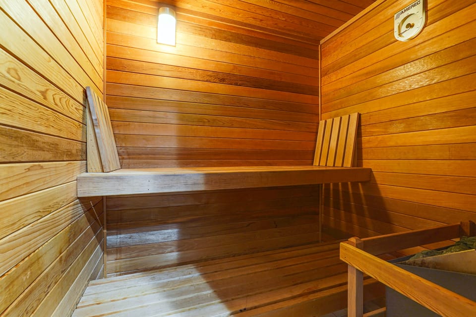 Ski, Golf, Hike! Condo w/ Hot Tub in Killington Apartment in Mendon